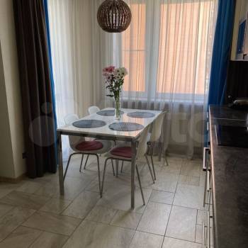 Сдается 2-х комнатная квартира, 76 м²