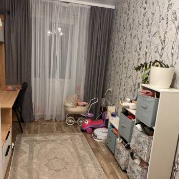 Продается Многокомнатная квартира, 74 м²