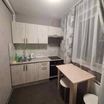 Сдается 1-комнатная квартира, 37 м²