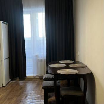 Сдается 1-комнатная квартира, 42 м²