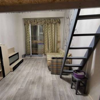Продается 1-комнатная квартира, 42 м²