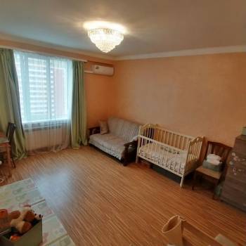 Продается 1-комнатная квартира, 47,7 м²