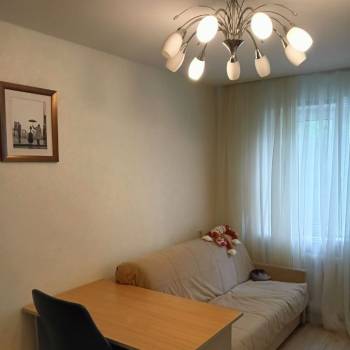 Продается Многокомнатная квартира, 70 м²