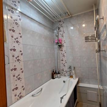Продается Многокомнатная квартира, 61,7 м²