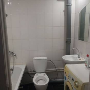 Продается 1-комнатная квартира, 35 м²