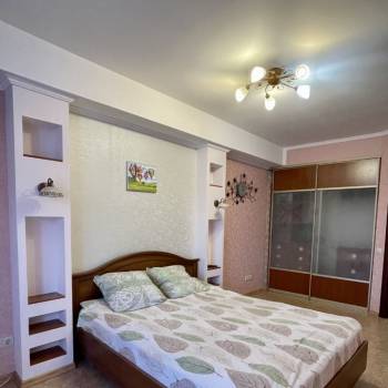 Сдается Многокомнатная квартира, 100 м²