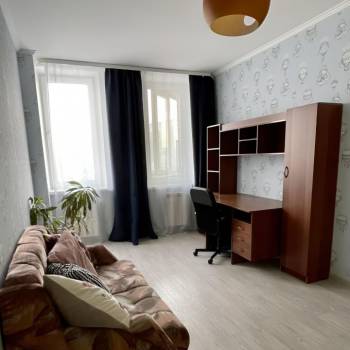 Сдается Многокомнатная квартира, 100 м²