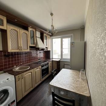 Сдается Многокомнатная квартира, 60 м²