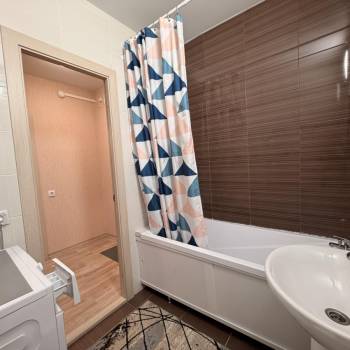 Сдается 1-комнатная квартира, 38 м²