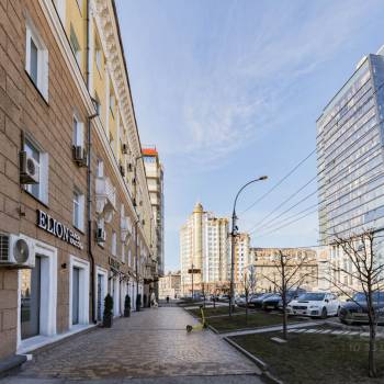 Продается Многокомнатная квартира, 90 м²
