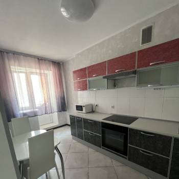 Сдается 1-комнатная квартира, 43 м²