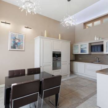 Продается Дом, 450 м²