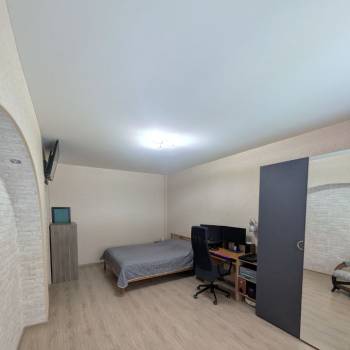 Продается 1-комнатная квартира, 42,1 м²
