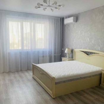 Сдается 2-х комнатная квартира, 97 м²