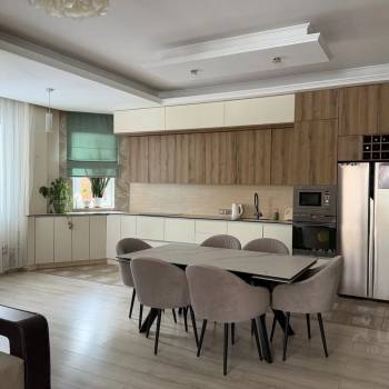 Продается Многокомнатная квартира, 128 м²
