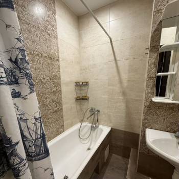 Сдается 1-комнатная квартира, 50 м²