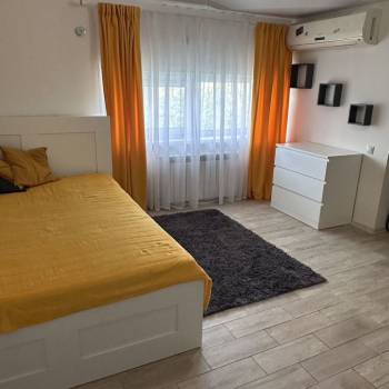 Продается Многокомнатная квартира, 178 м²