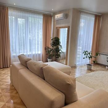 Продается Многокомнатная квартира, 178 м²