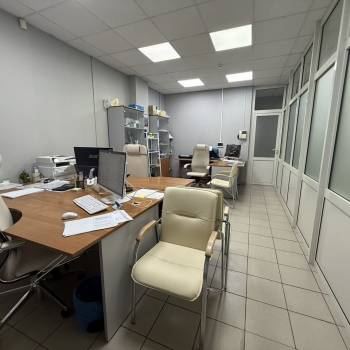 Сдается Нежилое помещение, 102 м²