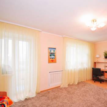 Продается 3-х комнатная квартира, 124 м²