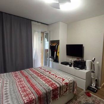 Продается Многокомнатная квартира, 70,3 м²