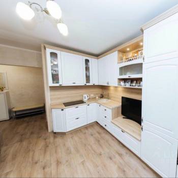 Продается Многокомнатная квартира, 73 м²