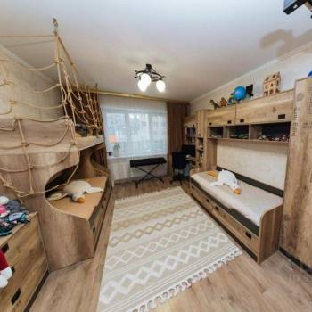 Продается Многокомнатная квартира, 73 м²