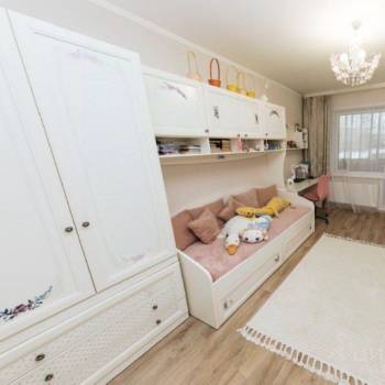 Продается Многокомнатная квартира, 73 м²
