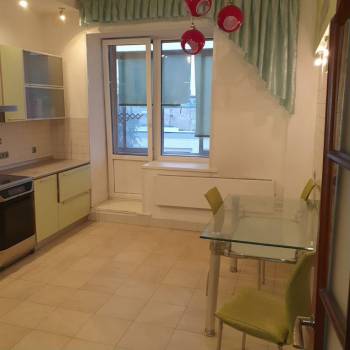 Продается Многокомнатная квартира, 139 м²