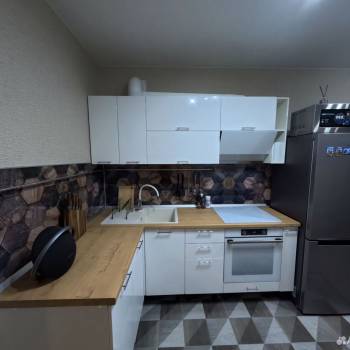 Продается 1-комнатная квартира, 42,2 м²
