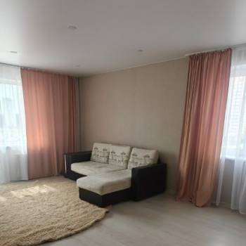 Сдается Многокомнатная квартира, 90 м²