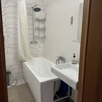 Сдается Многокомнатная квартира, 60 м²