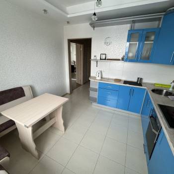 Продается 1-комнатная квартира, 40 м²