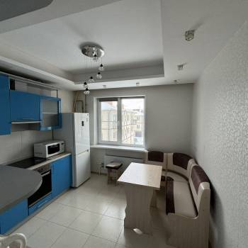 Продается 1-комнатная квартира, 40 м²