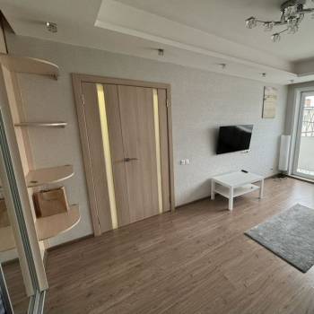 Продается 1-комнатная квартира, 40 м²