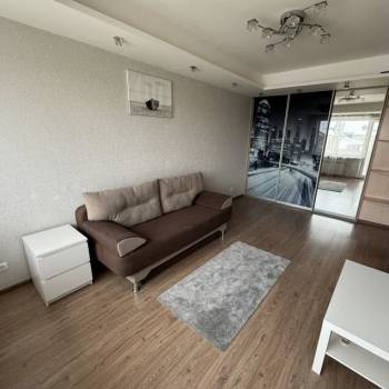 Продается 1-комнатная квартира, 40 м²