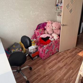 Продается Многокомнатная квартира, 60 м²