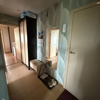 Продается Многокомнатная квартира, 60 м²