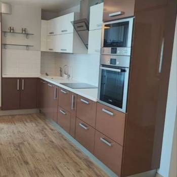 Сдается 2-х комнатная квартира, 73 м²