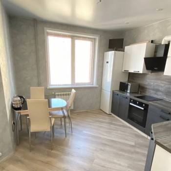 Сдается 1-комнатная квартира, 49 м²
