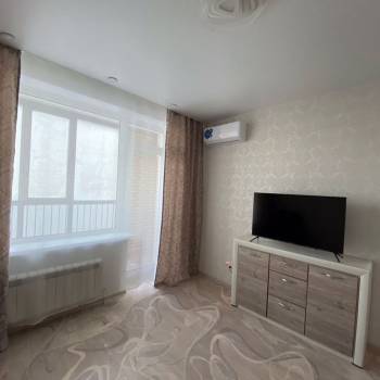 Продается 1-комнатная квартира, 45 м²