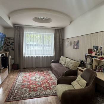 Продается 1-комнатная квартира, 40,6 м²
