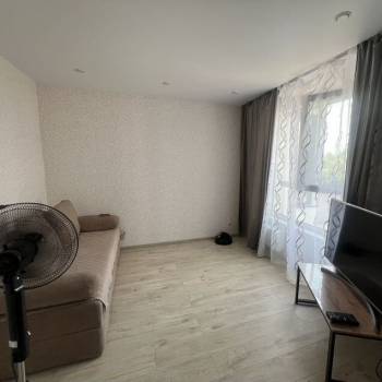 Продается 1-комнатная квартира, 30 м²