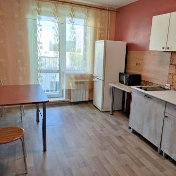 Сдается 1-комнатная квартира, 42 м²