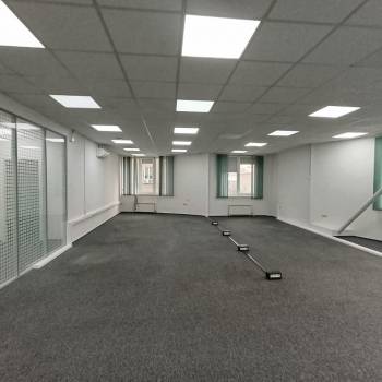 Сдается Нежилое помещение, 181 м²