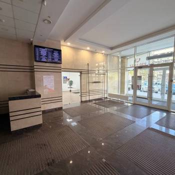 Сдается Нежилое помещение, 181 м²