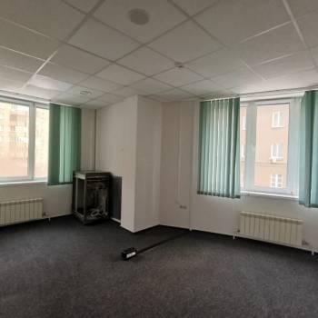 Сдается Нежилое помещение, 181 м²