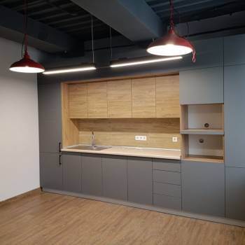 Сдается Нежилое помещение, 181 м²
