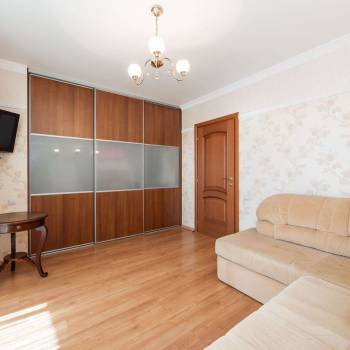 Продается Многокомнатная квартира, 131 м²