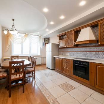 Продается Многокомнатная квартира, 131 м²